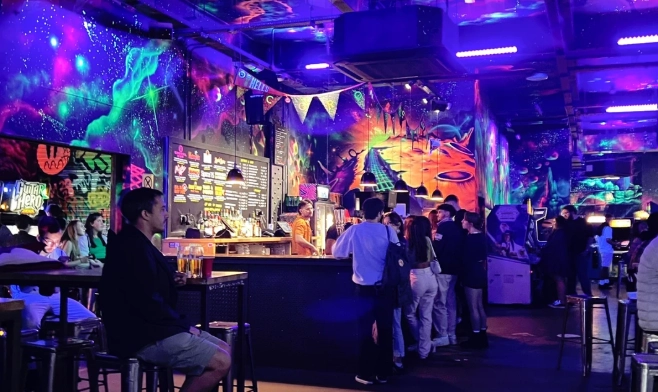 Sports Bars & Entertainment Lounges - BLEE