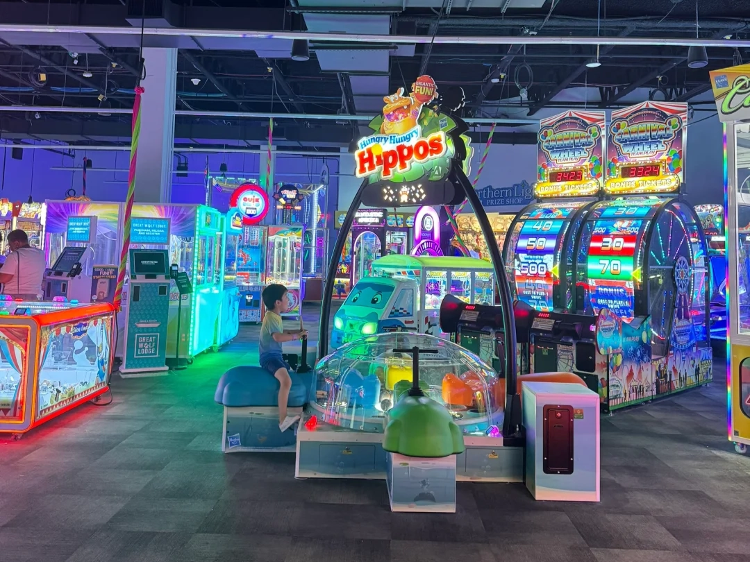 arcade game center (1) - BLEE