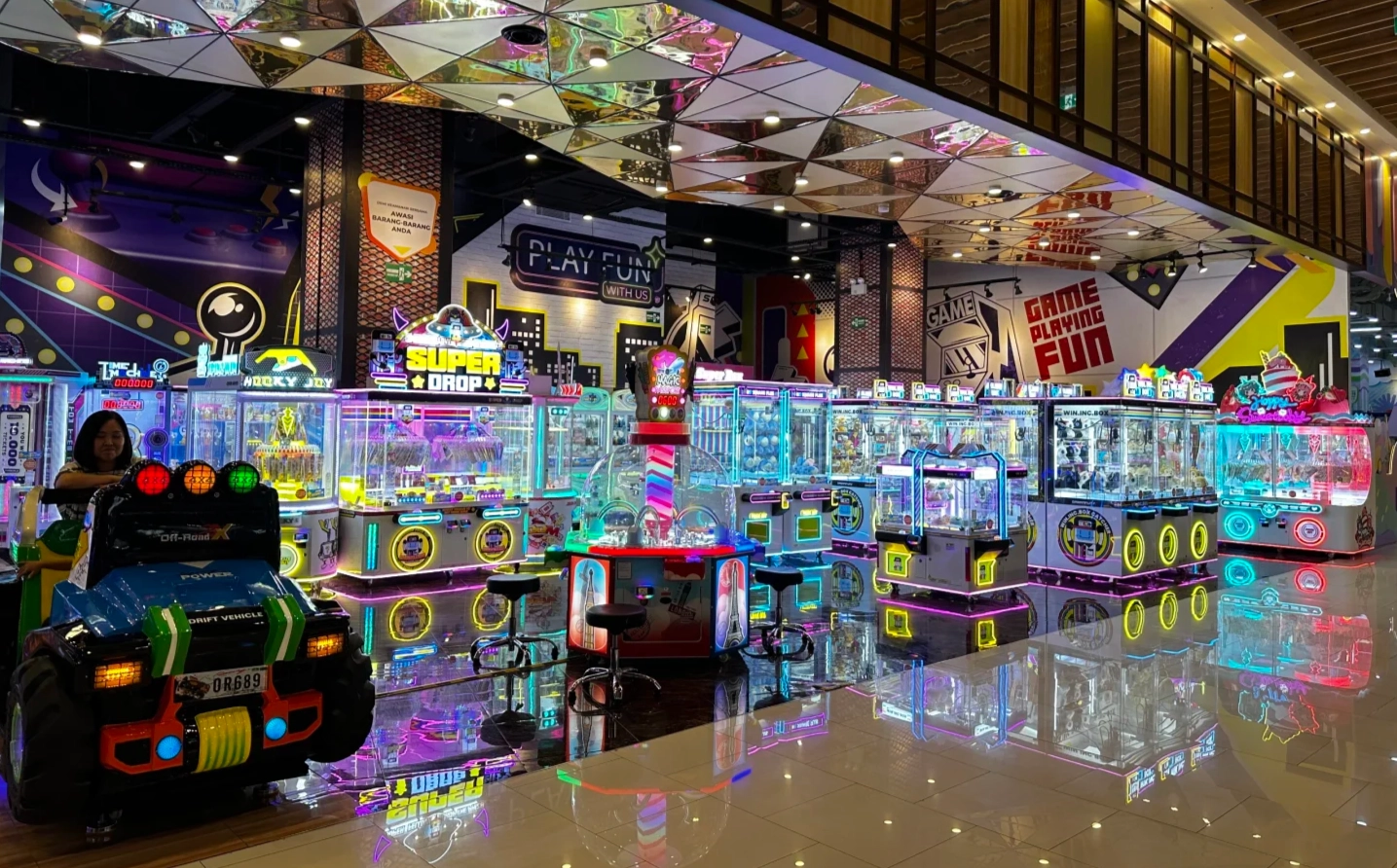 arcade game center (12) - BLEE