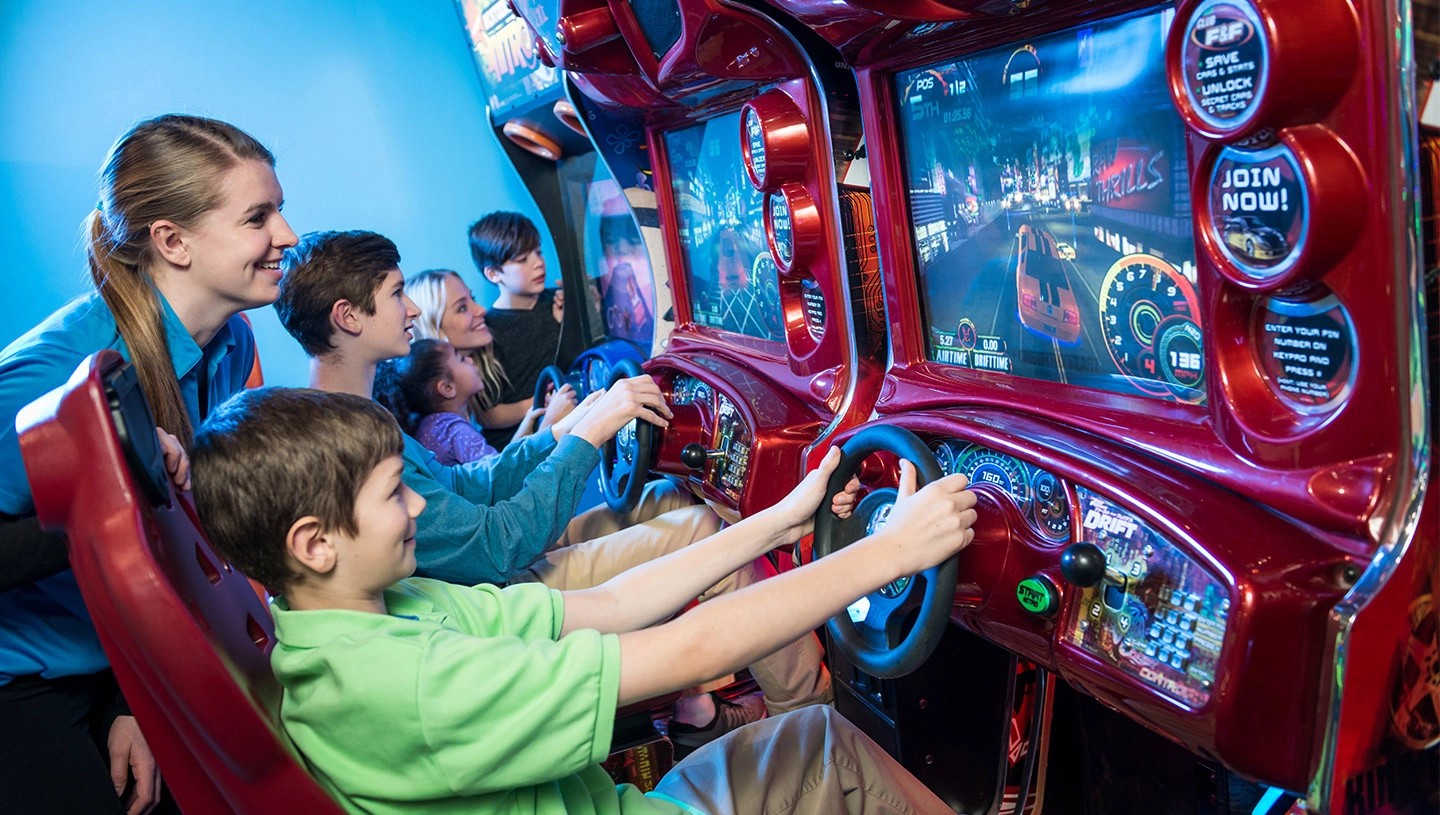 arcade game machine - BLEE