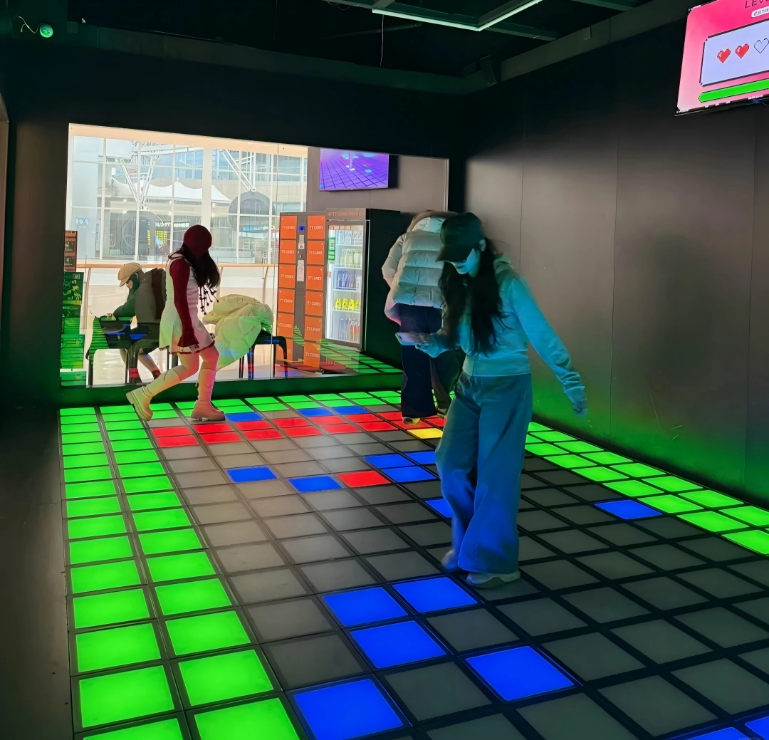 Interactive Gaming Equipment - BLEE