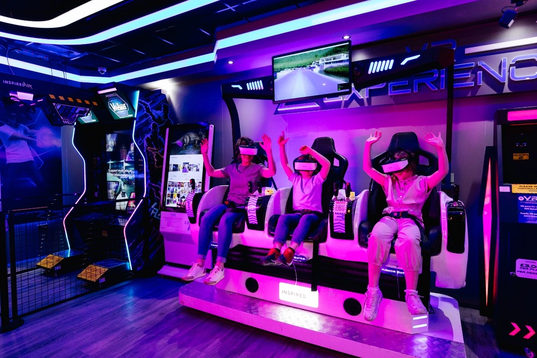 VR game machine - BLEE